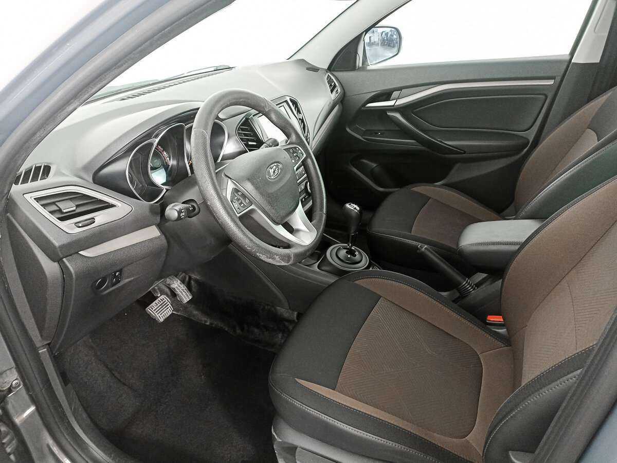 Купить Lada (ВАЗ) Vesta SW, 2017, 127 901 км, фото №14