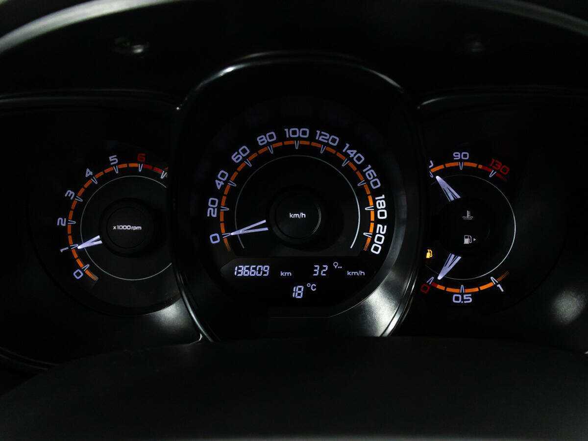 Купить Lada (ВАЗ) Vesta SW, 2017, 136 605 км, фото №12