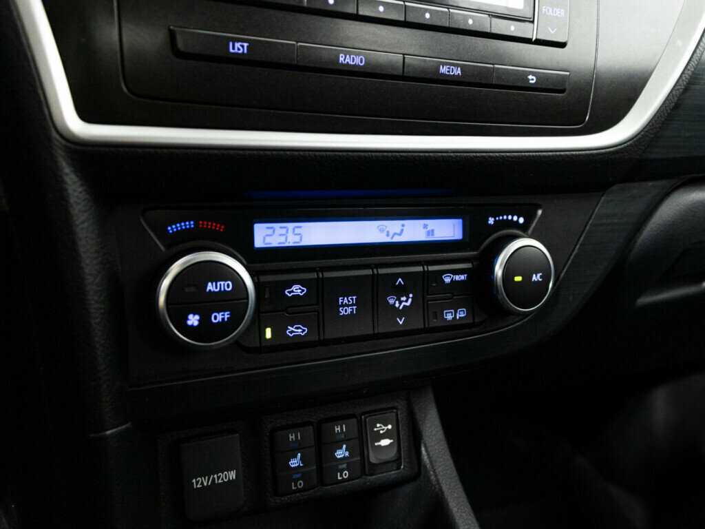 Купить Toyota Auris, 2013, 183 559 км, фото №15