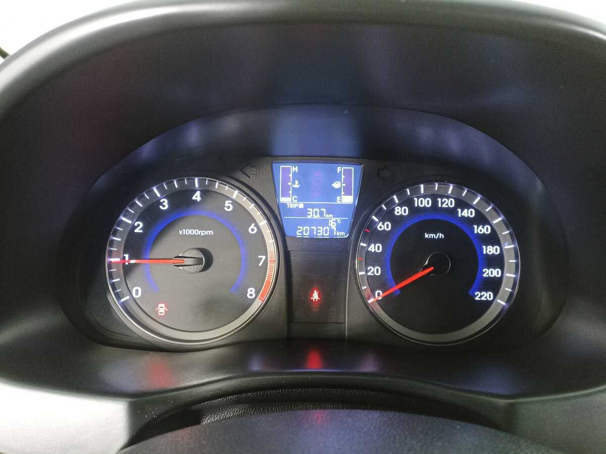 Купить Hyundai Solaris, 2015, 207 308 км, фото №13